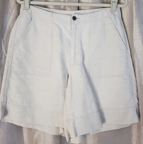 3/$20 NWOT Liz Claiborne linen khaki shorts 12 - Picture 3 of 5